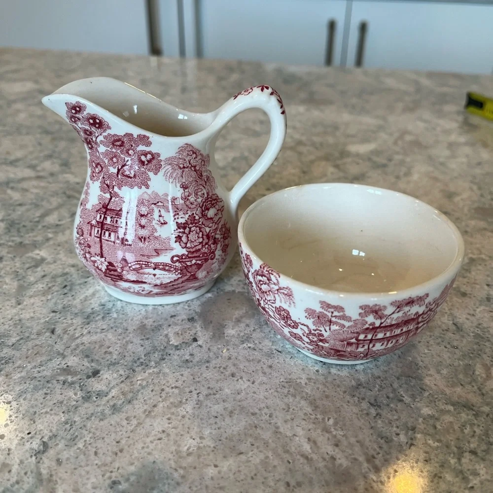 VTG Royal Staffordshire Creamer and Sugar Bowl Tonquin pattern